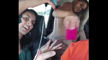 Fudi A Bucetinha Da Loira Com O Carro Em Movimento Enquanto O Ex Dela Filmava Tudo thumbnail