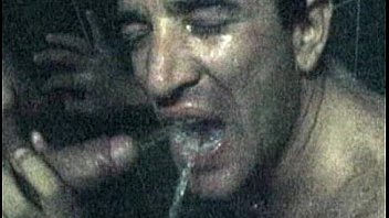 Pissing Mamda Y Cojido Venida Y Piising Doble thumbnail