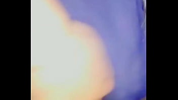 Nos salimos de clases para ir a follar en mi casa le hago su primer squirt