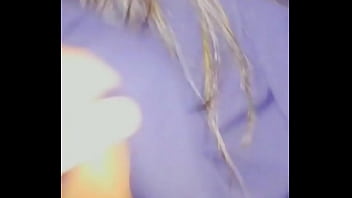 Nos salimos de clases para ir a follar en mi casa le hago su primer squirt