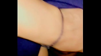 Nos salimos de clases para ir a follar en mi casa le hago su primer squirt