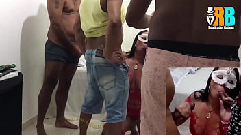Brazilian bull gangbang amador com casada carioca corno filmando esposa fudendo com negros baianos fucking slut hotwife in gangbang amateur