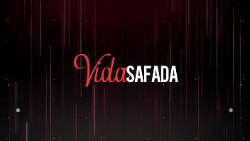 Tivemos mais um encontro quente com nosso amigo personal safado já chegou de pau duro cheio de tesão e dessa vez nem esperou a ju tirar a roupa e já meteu o pau nela no pelo de roupa e tudo