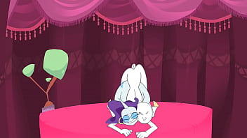 Rarity's new friend by monstrousfrog