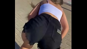 Gostosa dancando funk