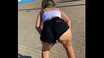 Gostosa dancando funk