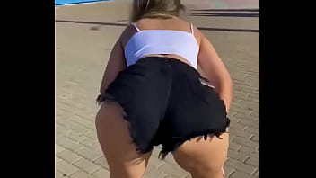 Gostosa dancando funk