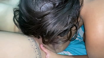 Mi amiga me folla muy rico con su gran cosolando de vidrio