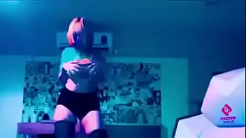 Ayuden samaritanos a buscar a esta chiquilla de buenos muslos