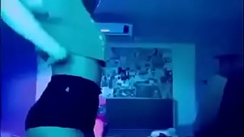 Ayuden samaritanos a buscar a esta chiquilla de buenos muslos