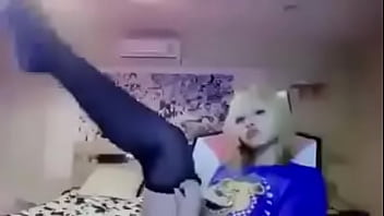 Ayuden samaritanos a buscar a esta chiquilla de buenos muslos