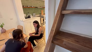 Cámara graba a mi esposa siendomé infiel con la perra de su mejor amiga