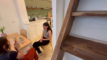 Cámara graba a mi esposa siendomé infiel con la perra de su mejor amiga