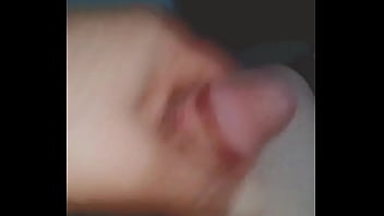 Dailey Masajéando Su Verga thumbnail