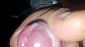 Arrapato esibizionista cerca una guardona sborrata pubblica nel parco e gemiti sega in pubblico e passeggiata senza slip con il cazzo in mostra