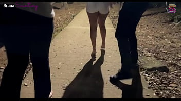 Mais um dia eu sendo puta de corno no gloryhole