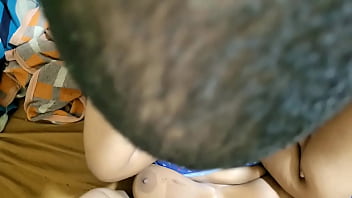 Enteado goza dentro da buceta da sua madrasta