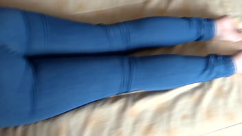 I enjoy my stepmom's ass she can't take it anymore and masturbates in front of me