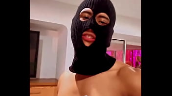 Acá grabando cositas nuevas con mi parcero angelitocruzx que les gustaría que hiciéramos juntos en el próximo