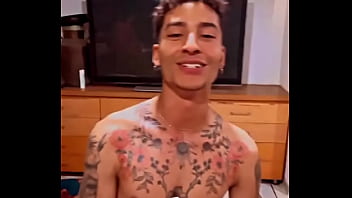 Acá grabando cositas nuevas con mi parcero angelitocruzx que les gustaría que hiciéramos juntos en el próximo