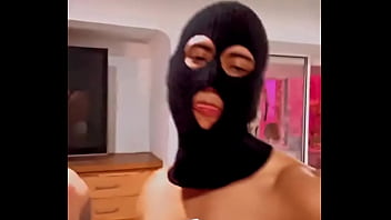 Acá grabando cositas nuevas con mi parcero angelitocruzx que les gustaría que hiciéramos juntos en el próximo