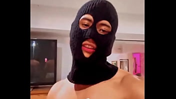 Acá grabando cositas nuevas con mi parcero angelitocruzx que les gustaría que hiciéramos juntos en el próximo