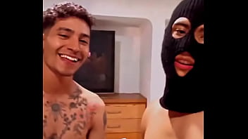 Acá grabando cositas nuevas con mi parcero angelitocruzx que les gustaría que hiciéramos juntos en el próximo