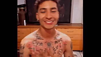 Acá grabando cositas nuevas con mi parcero angelitocruzx que les gustaría que hiciéramos juntos en el próximo