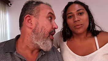 Muita putaria com a entrada de duas gostosas na mansão Muita putaria com a entrada de duas gostosas na mansão