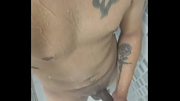 Batendo Uma No Banheiro thumbnail