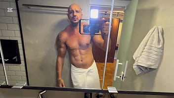 Vazou suruba entre colegas de trabalho em dia de folga