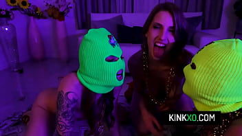 College bffs celebrate successful heist with foursome sex