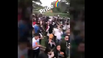 Leslie shaw en la marcha lgbti❤ sd 854x480