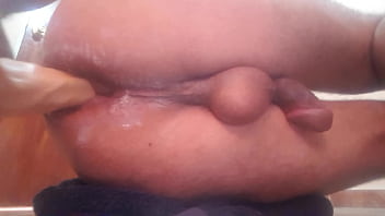 Dildo Saca Crema De Ano thumbnail