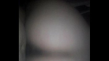 Asiendo sentones al amigo de mi esposo