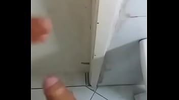 Edriano punhetando pra may sem gozar