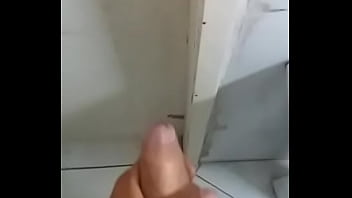 Edriano punhetando pra may sem gozar