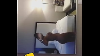 Rosaelvira zamora desnuda frente al espejo 1