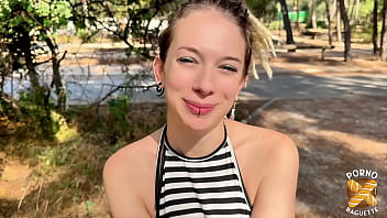 Eva belle femme aimant les grosses bites