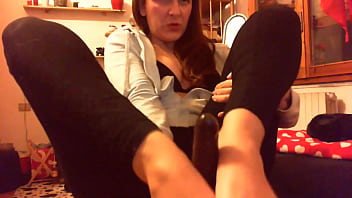 Wonderful sweaty feet after the gym to lick