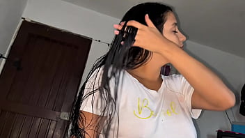 Hijastra se cambia enfrente de su padrastro le hace mamada profunda y se toma toda la leche subtitulado