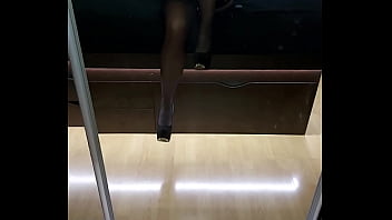 Foot fetish waiting for the goddess in black pantyhose let's work with your mouth