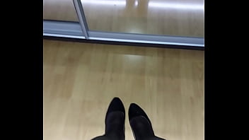 Foot fetish waiting for the goddess in black pantyhose let's work with your mouth