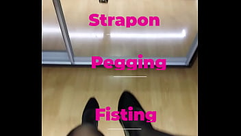 Foot fetish waiting for the goddess in black pantyhose let's work with your mouth