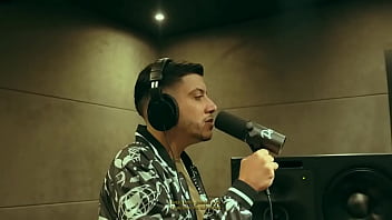 Novinha cantando com muito tesão