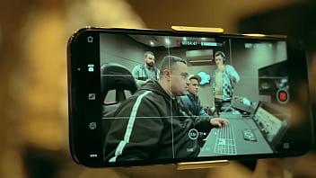 Novinha cantando com muito tesão