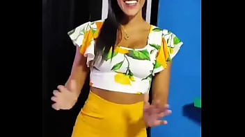 Q lindo culito amarillo