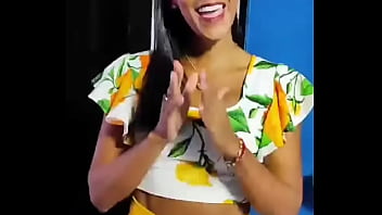 Q lindo culito amarillo