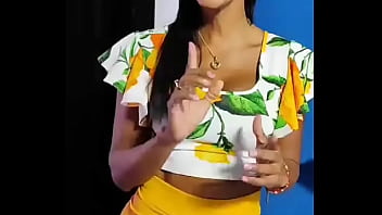 Q lindo culito amarillo