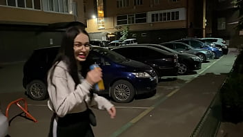 Nerdy babe from the parking sucked me off